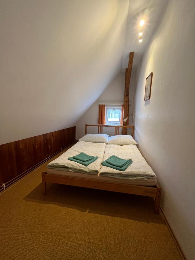 Ubytovani Sedlarik Mlade Buky Exterior photo